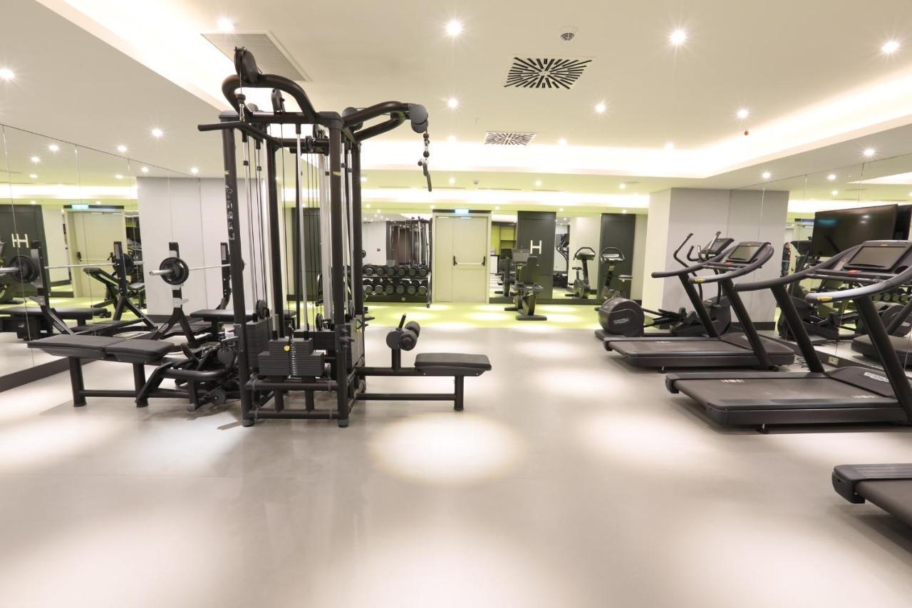 Limak Skopje Luxury Hotel Exterior foto The gym at the hotel